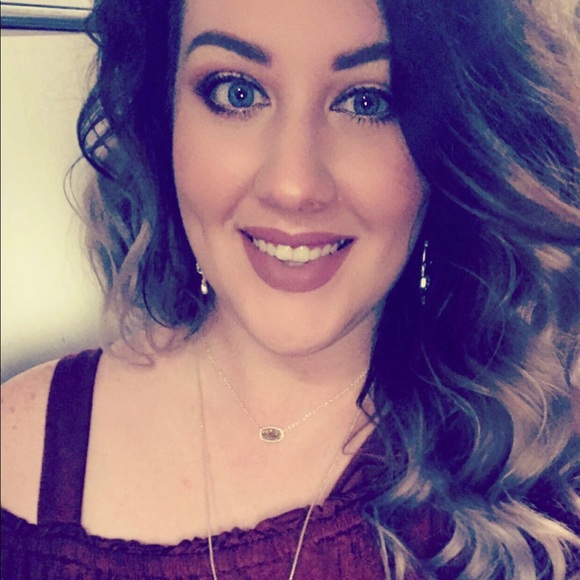 Meet your Posher, Bethany - Picture 1 of 1